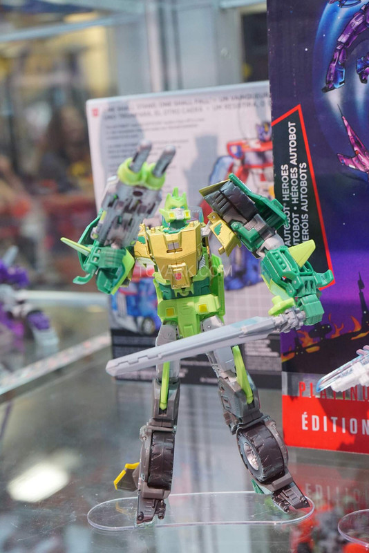 SDCC-2016-Transformers-Generations-007
