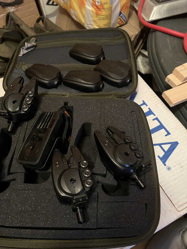 5E254E79-02D3-4A69-A0B9-62047997F9B0