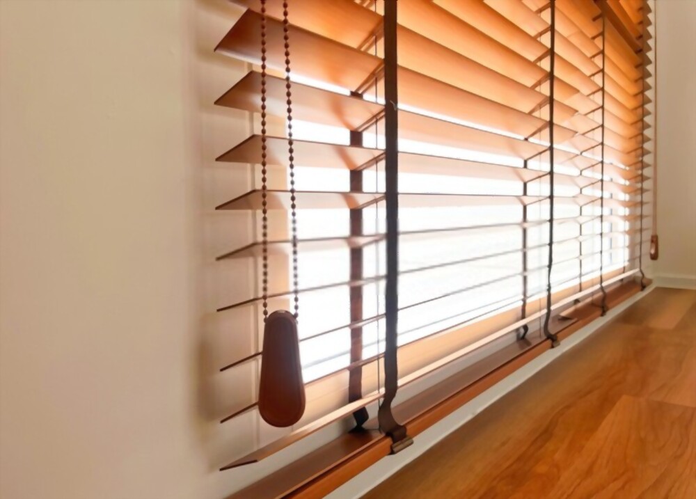 blinds and shutters 
