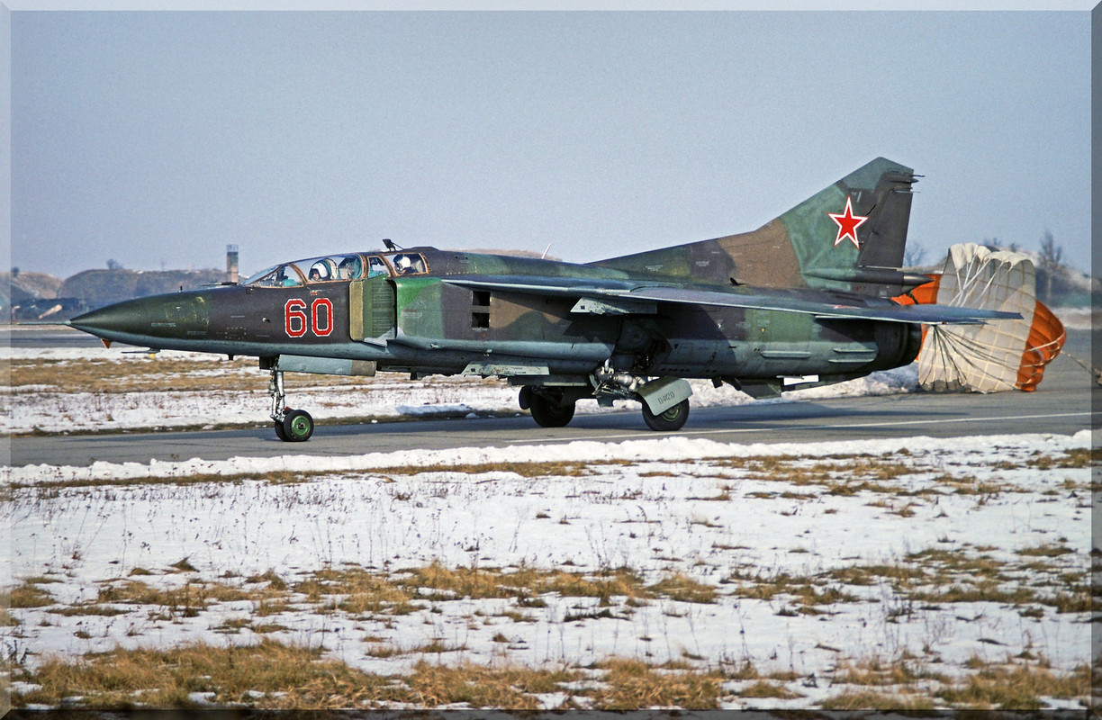 296 IAP Mig-23UB 60 Red_0904120 _inter 1992-1993_2 (2)