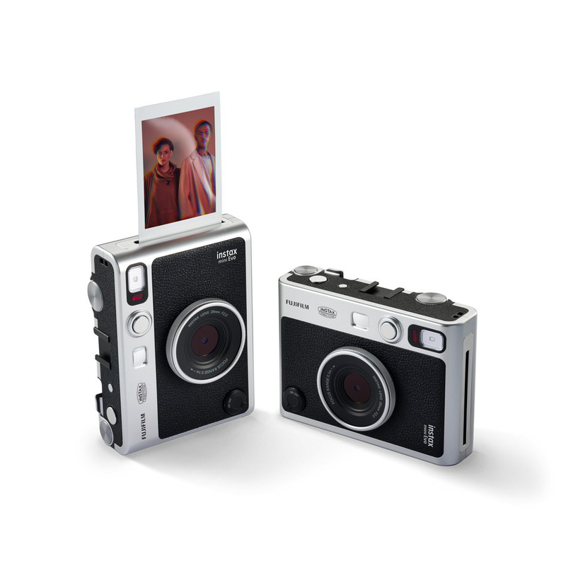 FUJIFILM instax mini EVO Hybrid, nuova fotocamera istantanea