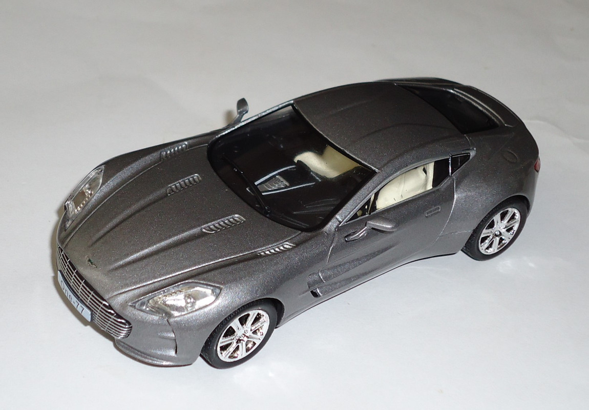 Aston-Martin-One 77 (2009)
