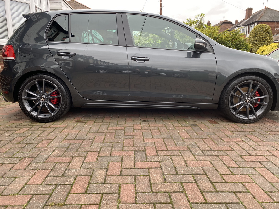 915E7CE7-073E-4047-B43D-4A5EBC515CBD