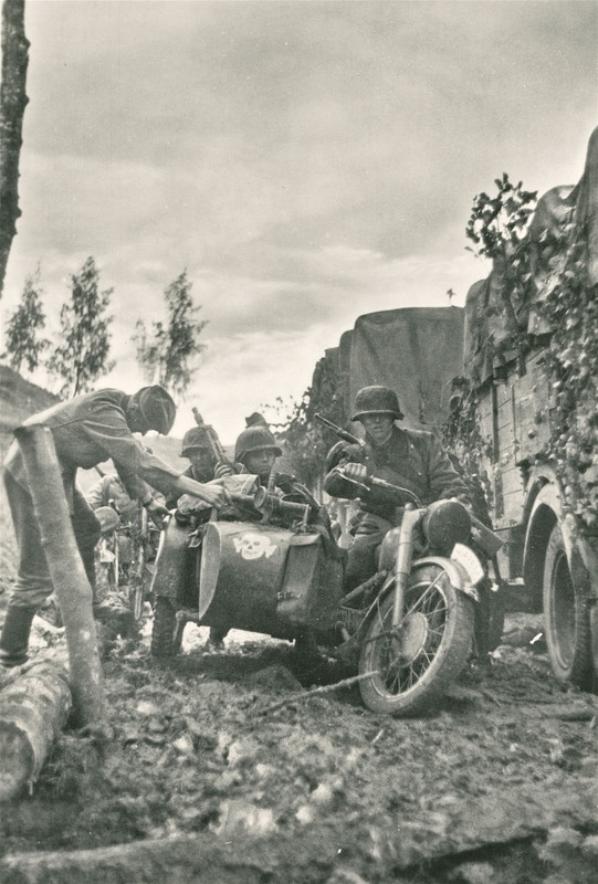 Waffen-SS Kradschützen SS-division Totenkopf