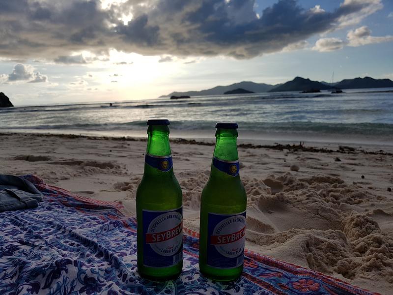 Seychelles-2ª parte de nuestra luna de miel. Se puede pedir más? - Blogs de Seychelles - DÍA 8:  LA DIGUE “accidentada” (9)