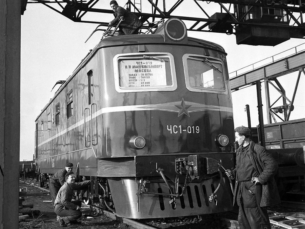 Электровоз ЧС1-019