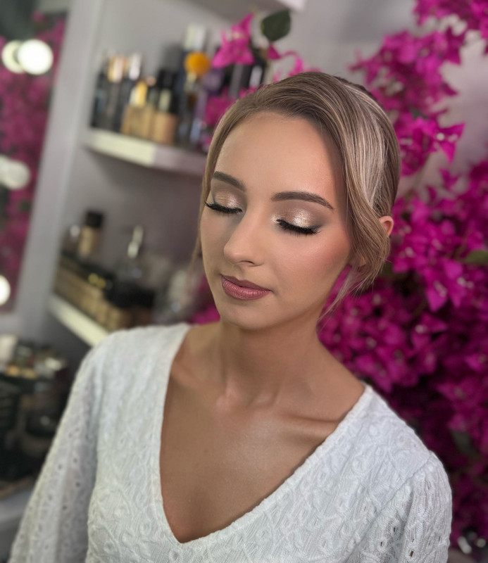 Stylizacja Brwi — Sekrety Piękna Rzeszów