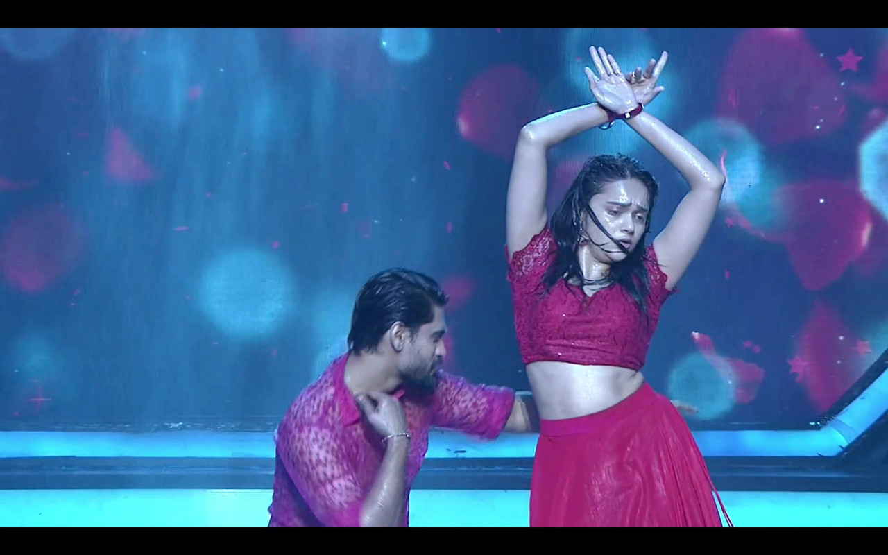 [Image: vlcsnap-2025-10-11-23h47m47s511.jpg]