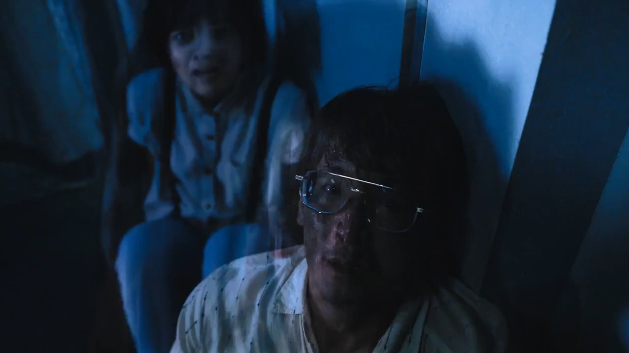 407 Dark Flight 2012 BluRay [Hindi + Tamil + Telugu + Thai] 480p, 720p ESub Screenshot