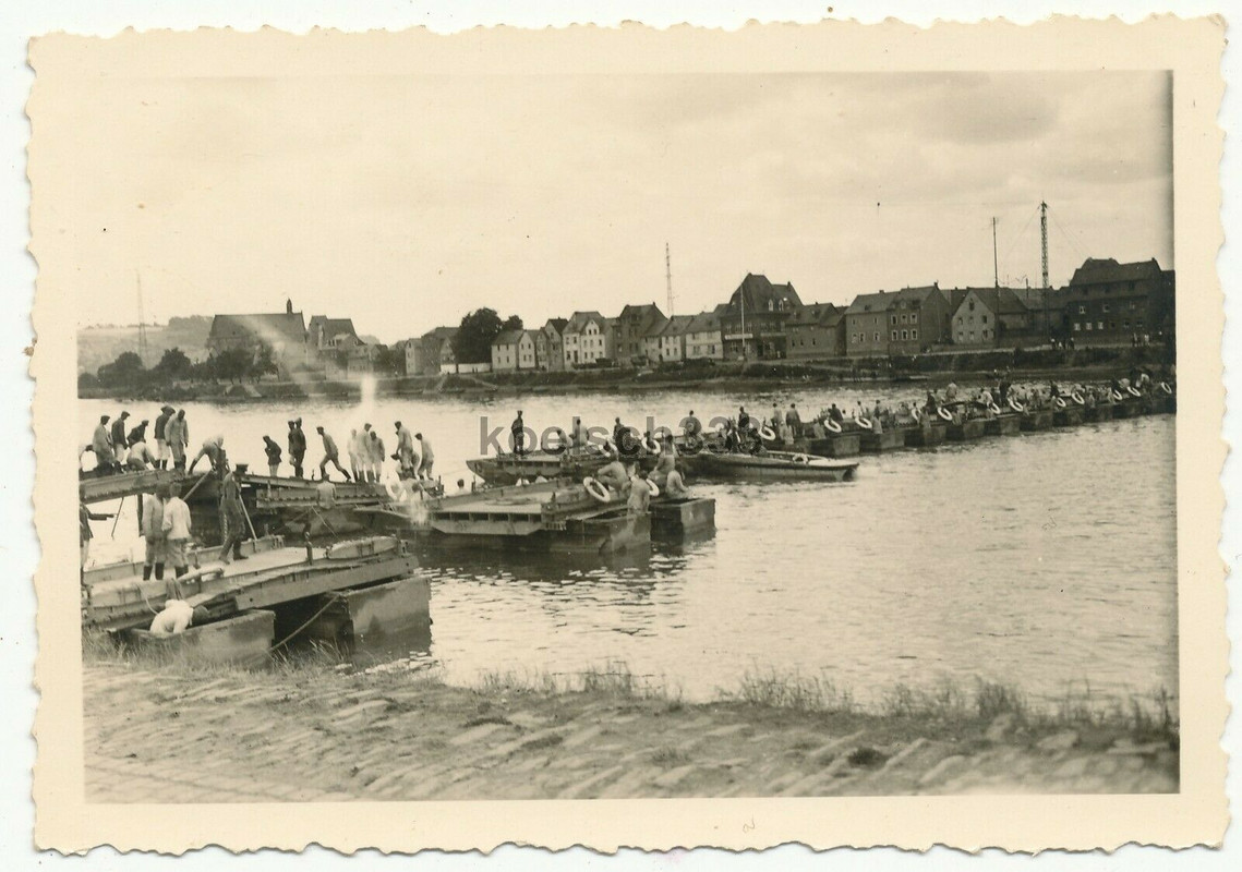 10 Fotos Pioniere der Wehrmacht Rhein Kriegsbrücken Fähre Ponton B-Gerät Kran6