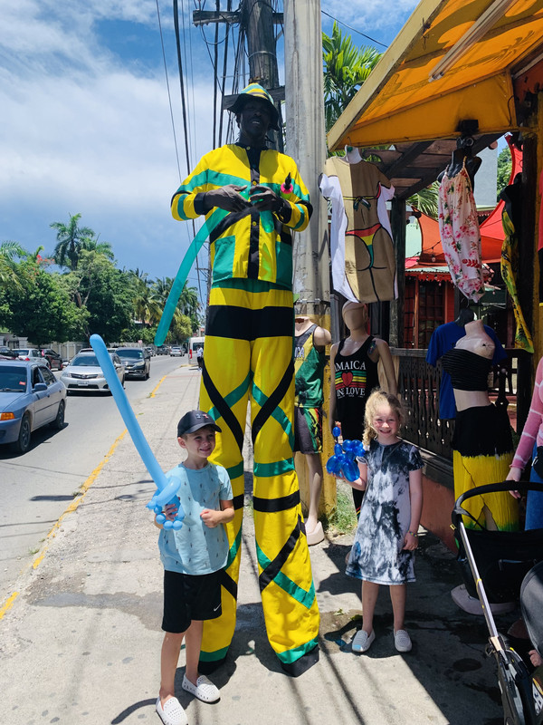 BAA0B939-F916-4DD2-87F7-5FFB8AF0A33A