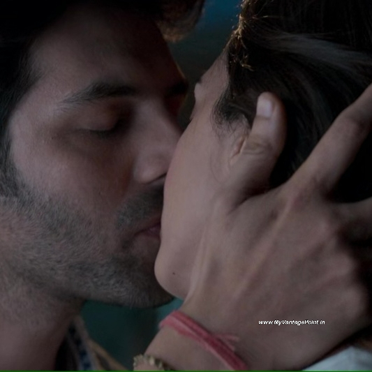 20-Kiara-Advani-Hot-in-Satyaprem-Ki-Katha-2023-with-Kartik-Aryan-My-Vantage-Point