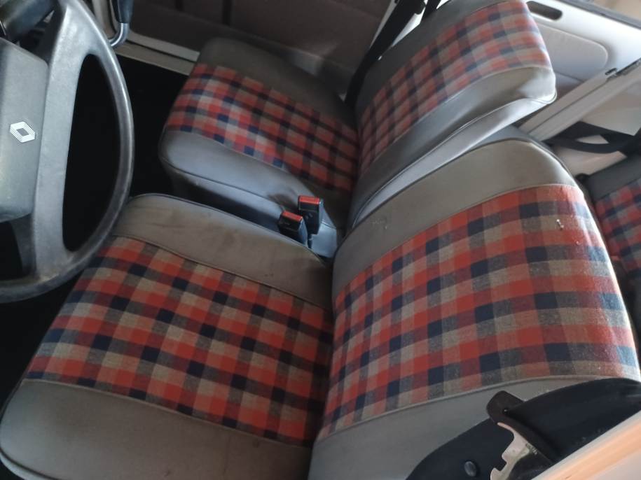 5BC77A70-0327-481D-9652-BB0E8FCAA27D