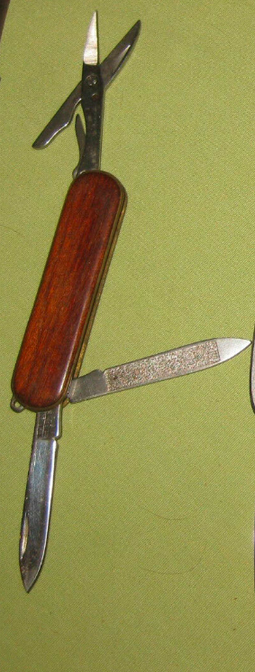Camillus 872 wood finish