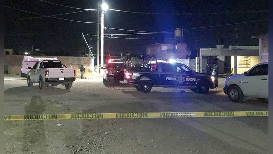 Gatilleros irrumpen en puesto de tacos y asesinan a dos hombres; hay un menor herido