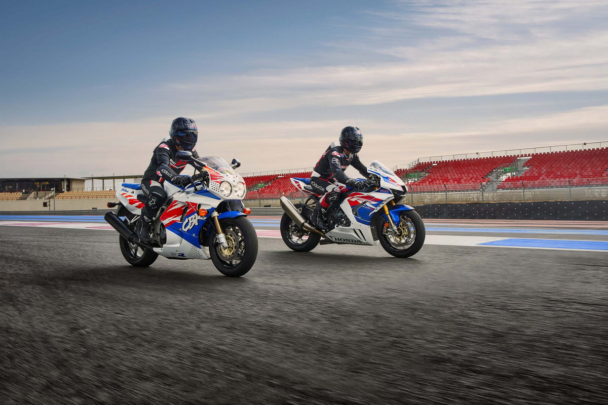 Спортбайк Honda CBR1000RR-R Fireblade SP 30th Anniversary 2022