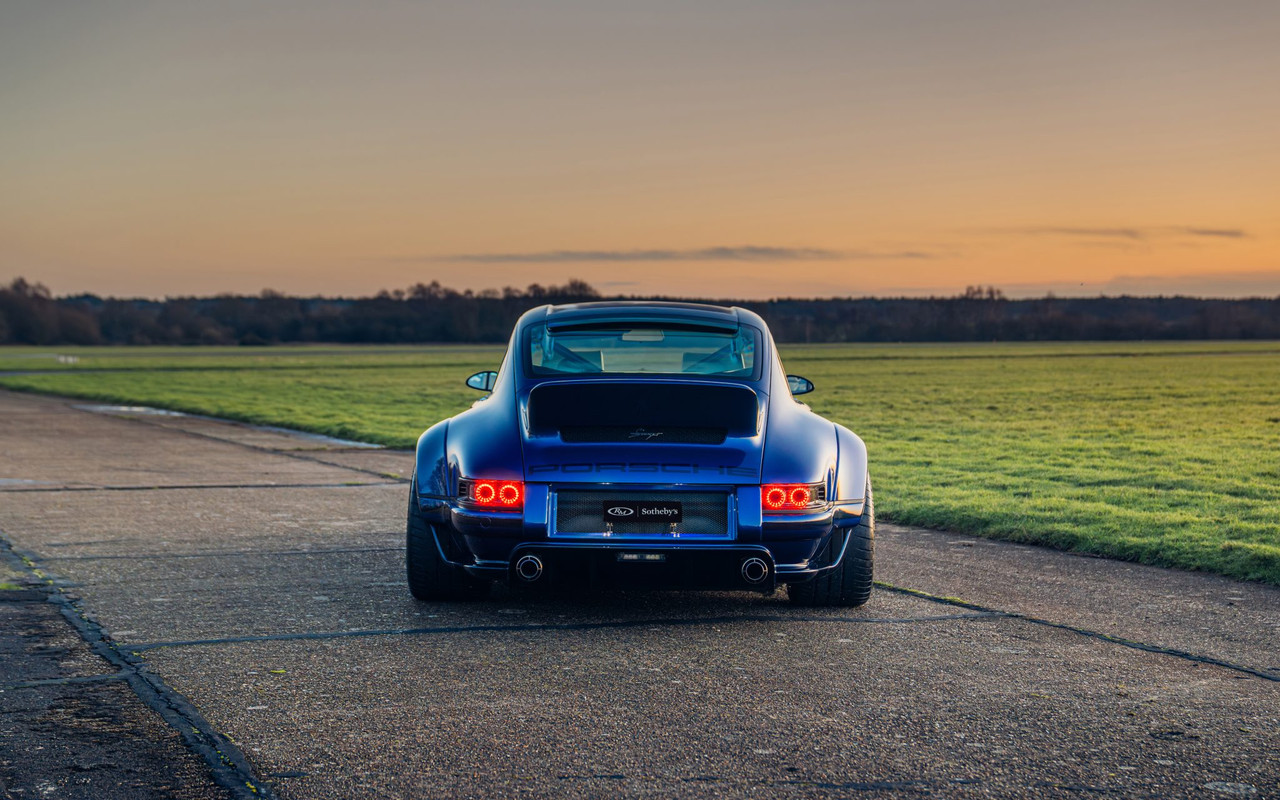 1991-Porsche-911-Reimagined-by-Singer-DLS-1305503-2048x1280.jpg