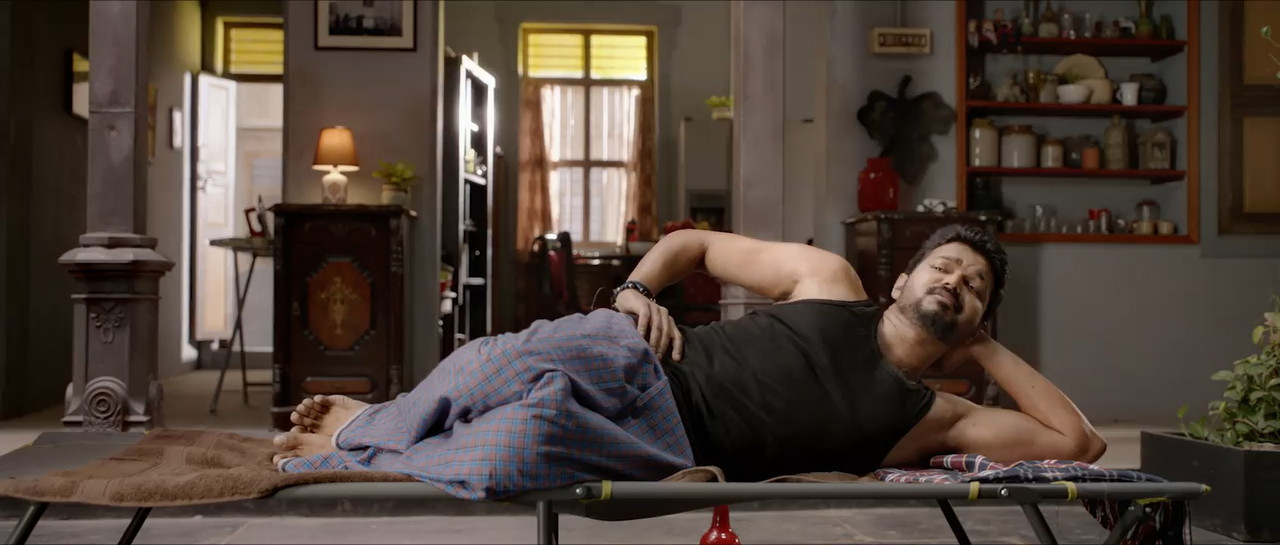 Bigil 2019 WebRip [Hindi + Tamil] 480p, 720p ESub Screenshot