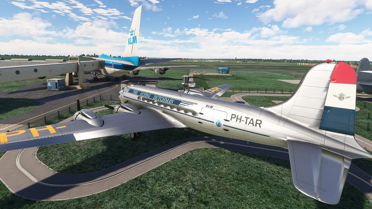 Eelde-Airport-EHLE-18.jpg