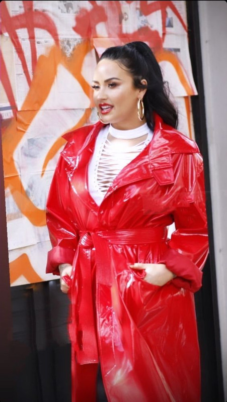Demi Lovato (Shiny Red PVC Mac).