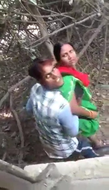 Desi Couple Caught Fucking Outdoor 