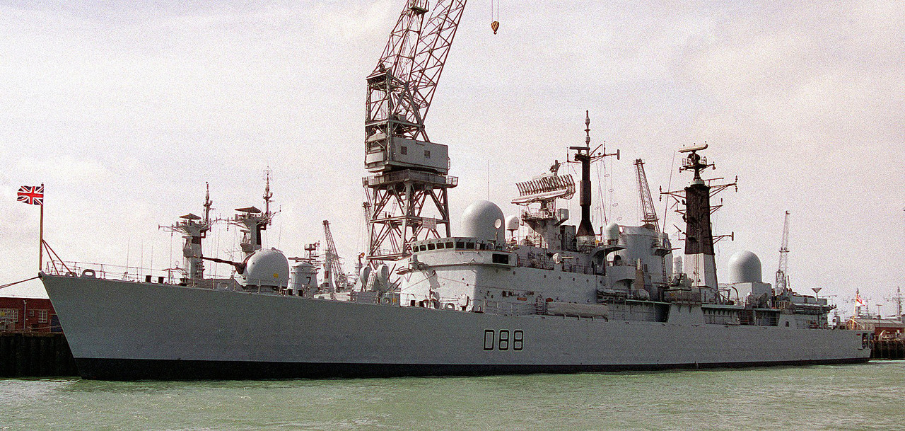 HMS Glasgow (D.88) в Портсмуте, 31 марта 1994