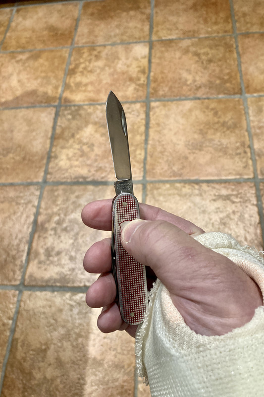 DCAEEF60-69BB-46DA-955B-CA9FE8468170