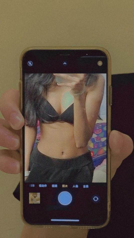 photo 6109135832741957765 y