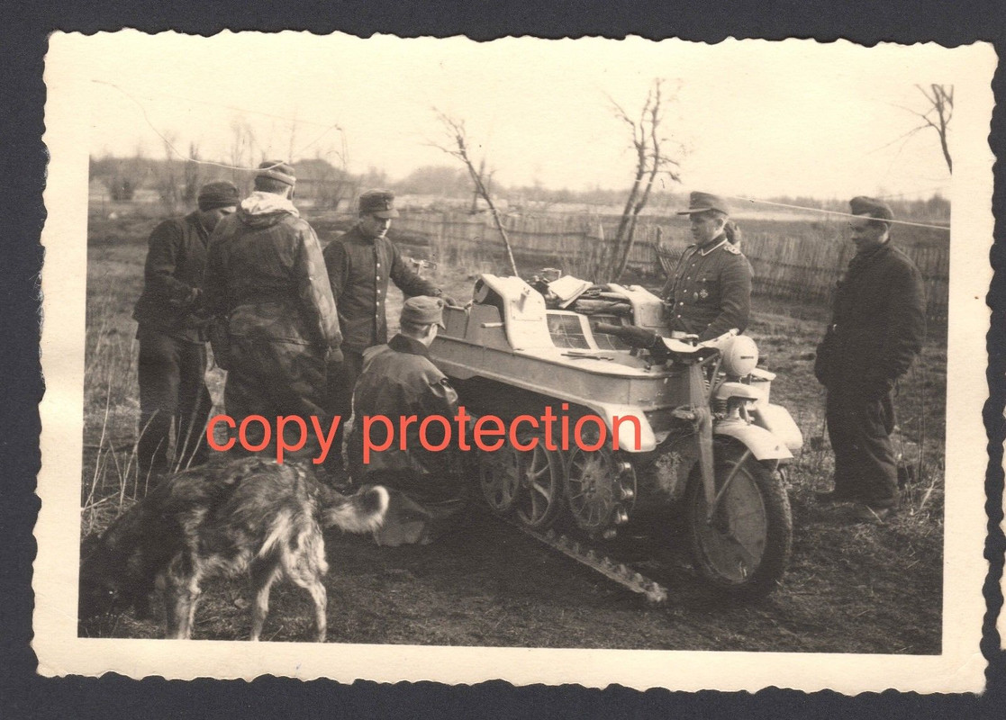 Orig. Foto KETTENKRAD Frühjahr 1944 Kettenwechsel