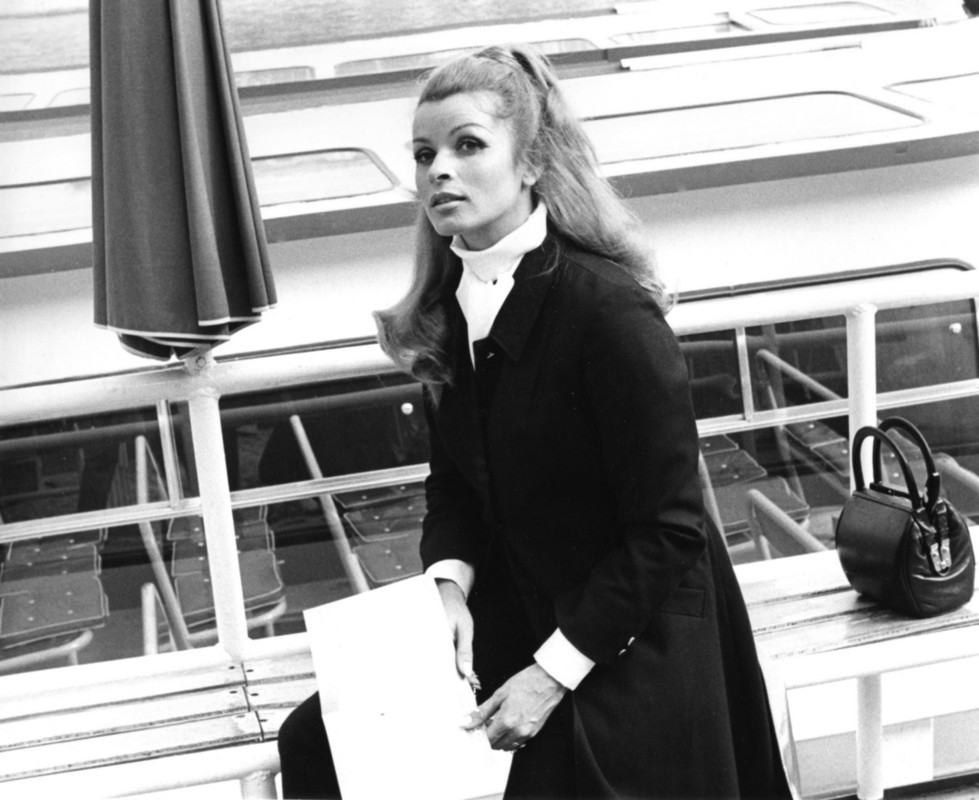 Senta_Berger_mb38