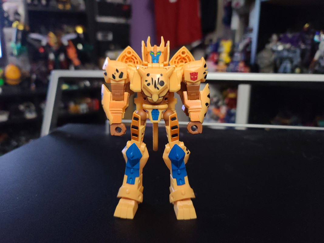 Cyberverse-Deluxe-Cheetor-04