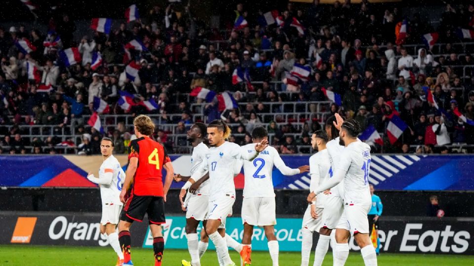 Problemas para Francia a 5 días del Mundial, importante delantero se lesiona