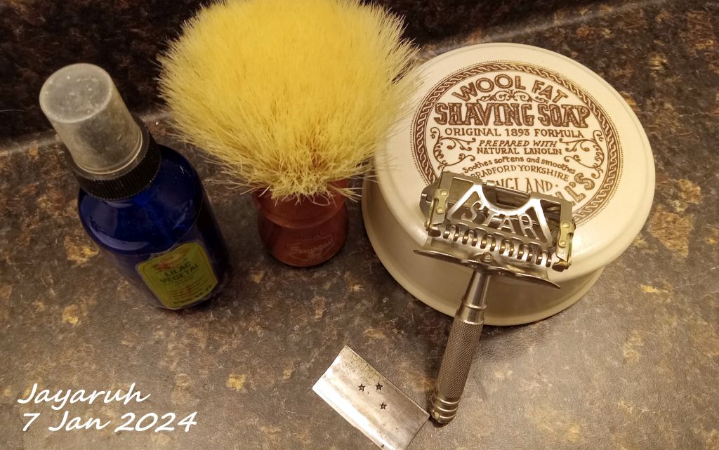 [Image: sos2240107.jpg]