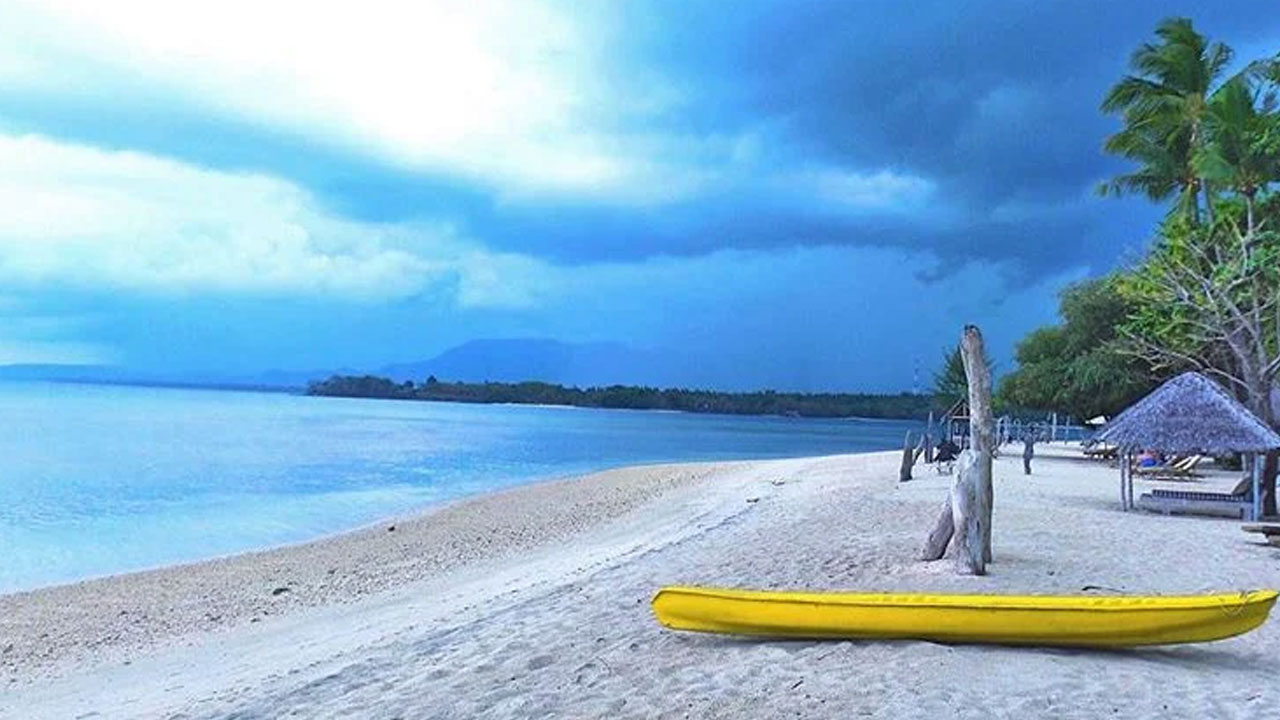 Menikmati Ketentraman dan Keindahan Alam di Pantai Sire Medana Lombok