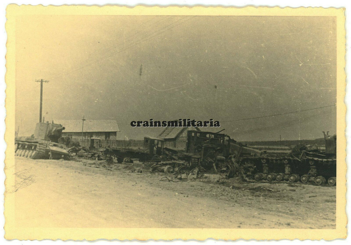 Orig. Foto zerstörte russische Beute Panzer KW-2 KV-2 Tank in Russland 1941