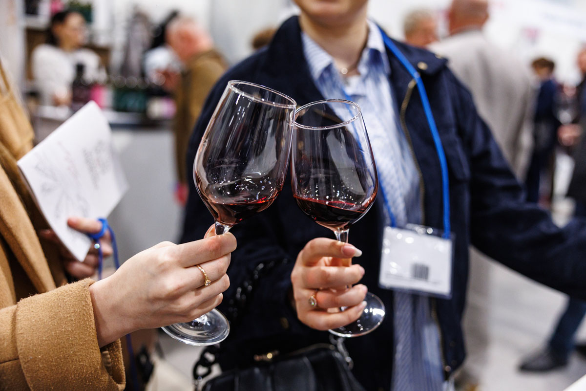 Краснодарская винодельная Du vin? забрала золото на международной выставке «Винорус. Винотех – 2026»