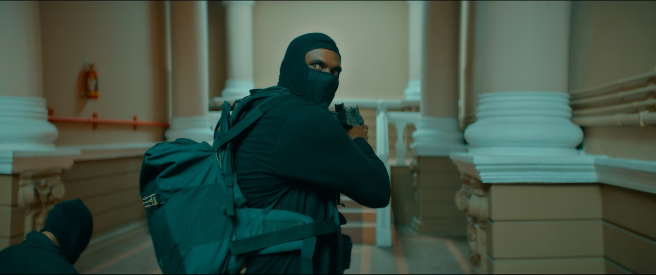 Thunivu.2023.2160p.NF.WEB-DL.DDP5.1.H.265-VAATHI_new.mkv_snapshot_00.09.35.001