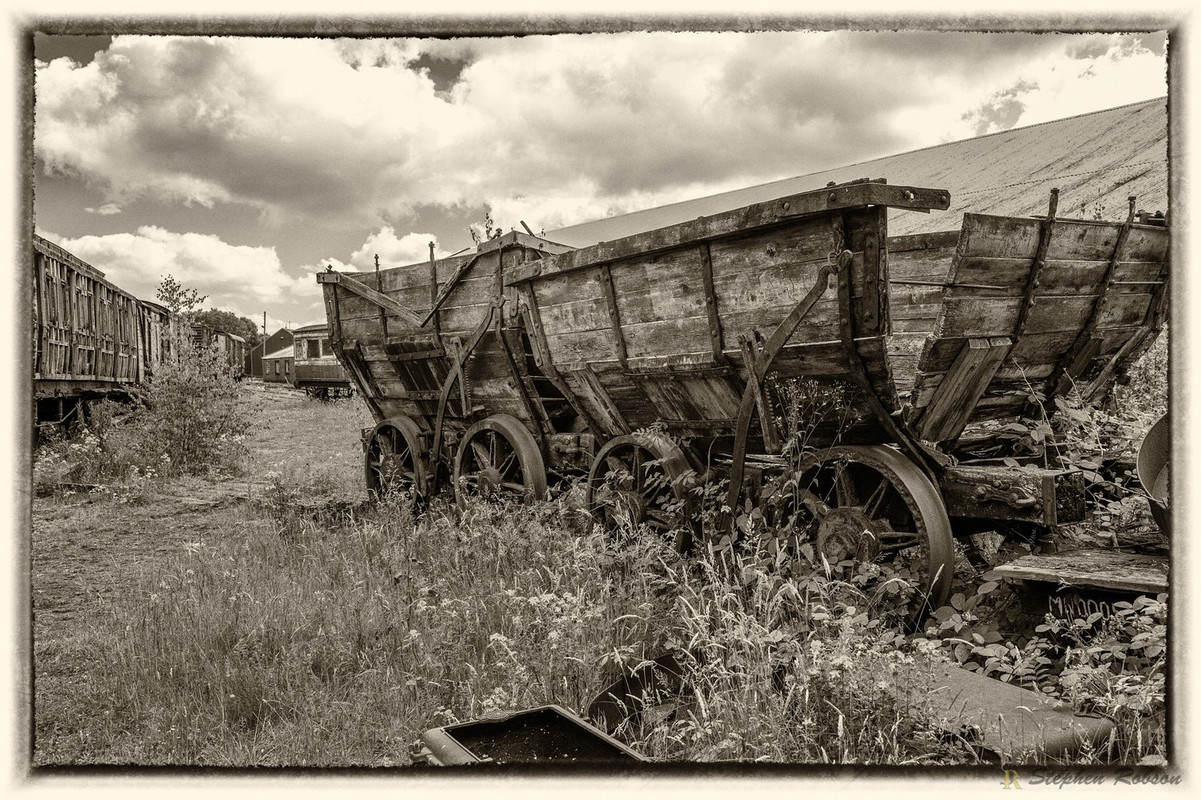 black-white-cart.jpg