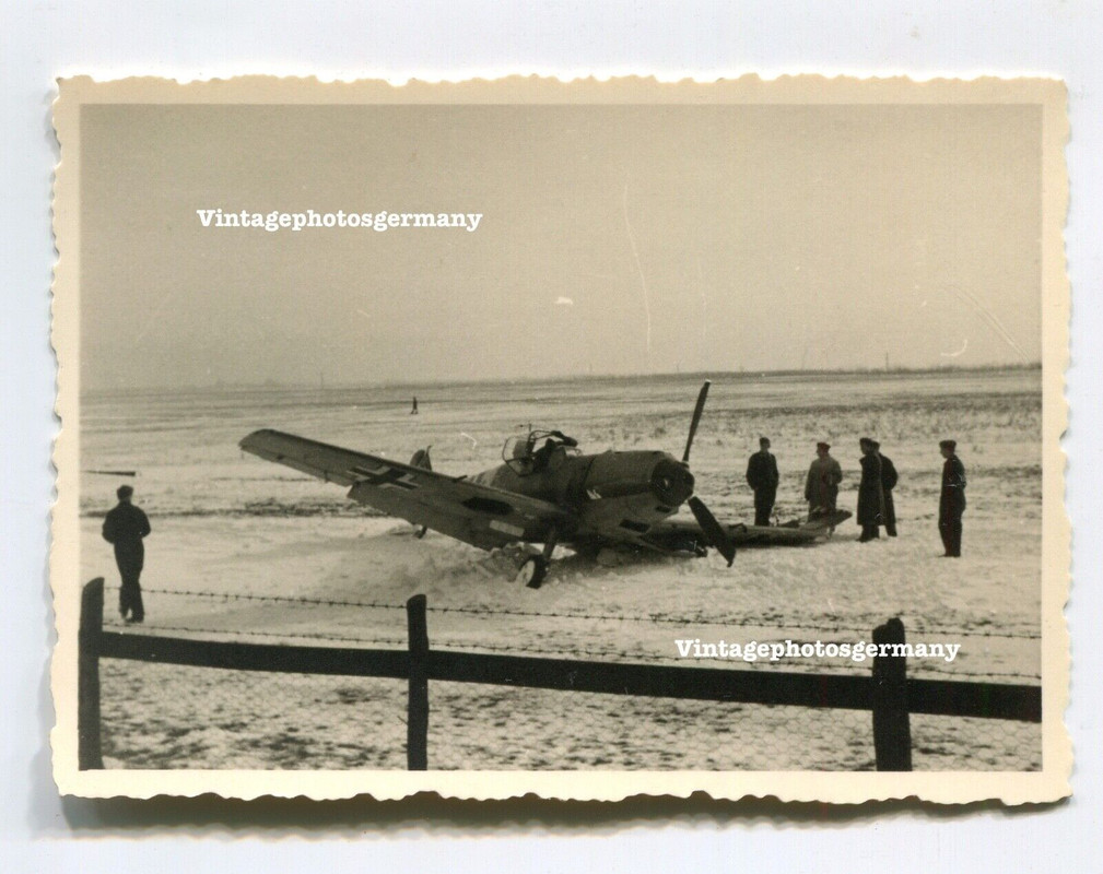 K1210 Foto abgestürztes deutsches Flugzeug Me109 Bf109