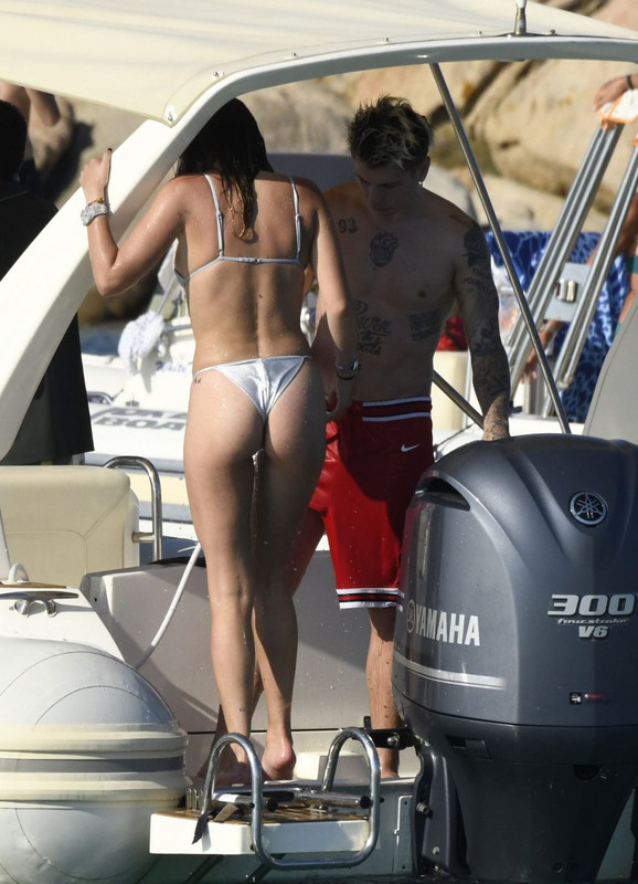 Bella-Thorne-CelebsView.Com-1-5-1024x1538 (29)