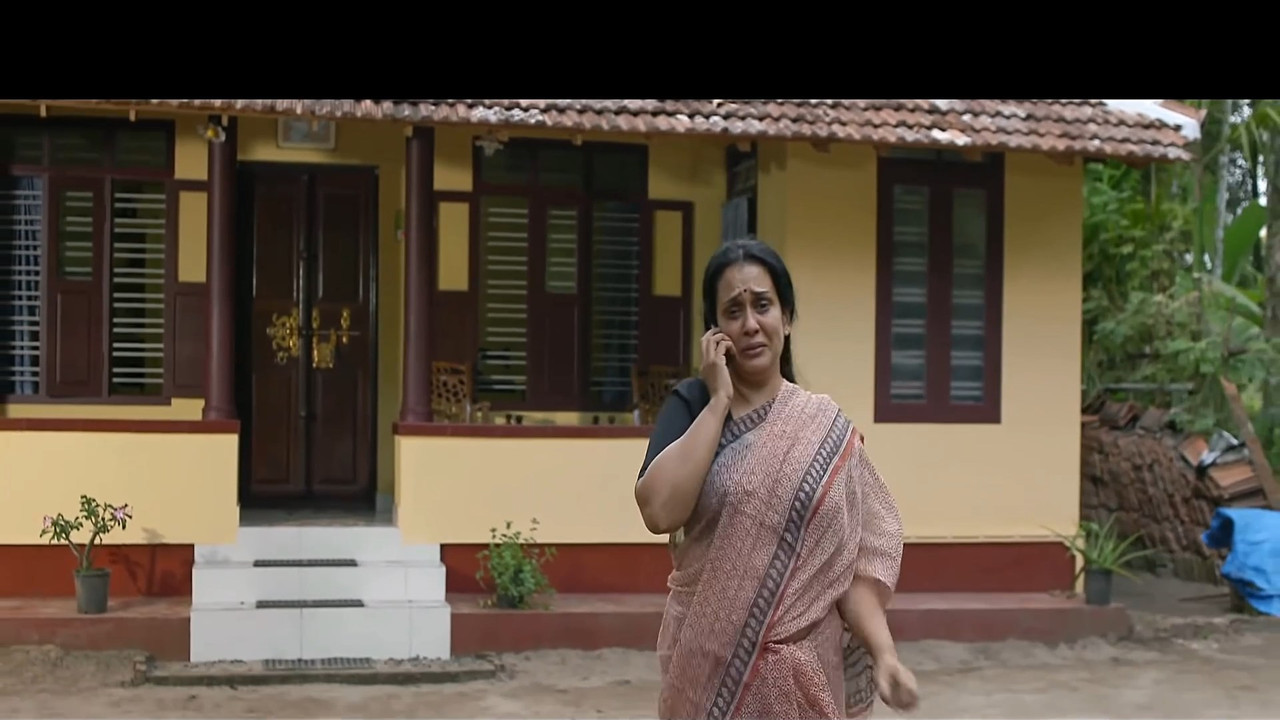 Mala Parvati Hot Navel Slips and Boobs in Saree.mkv_snapshot_00.06.256