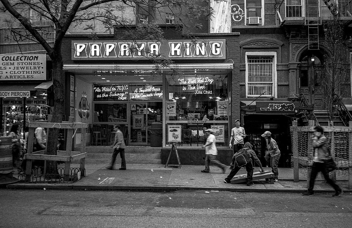 blacknwhitenycstreet.jpg
