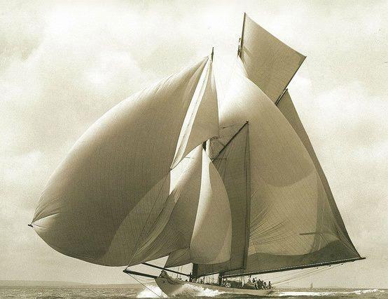 Classic_Yacht_001.jpg