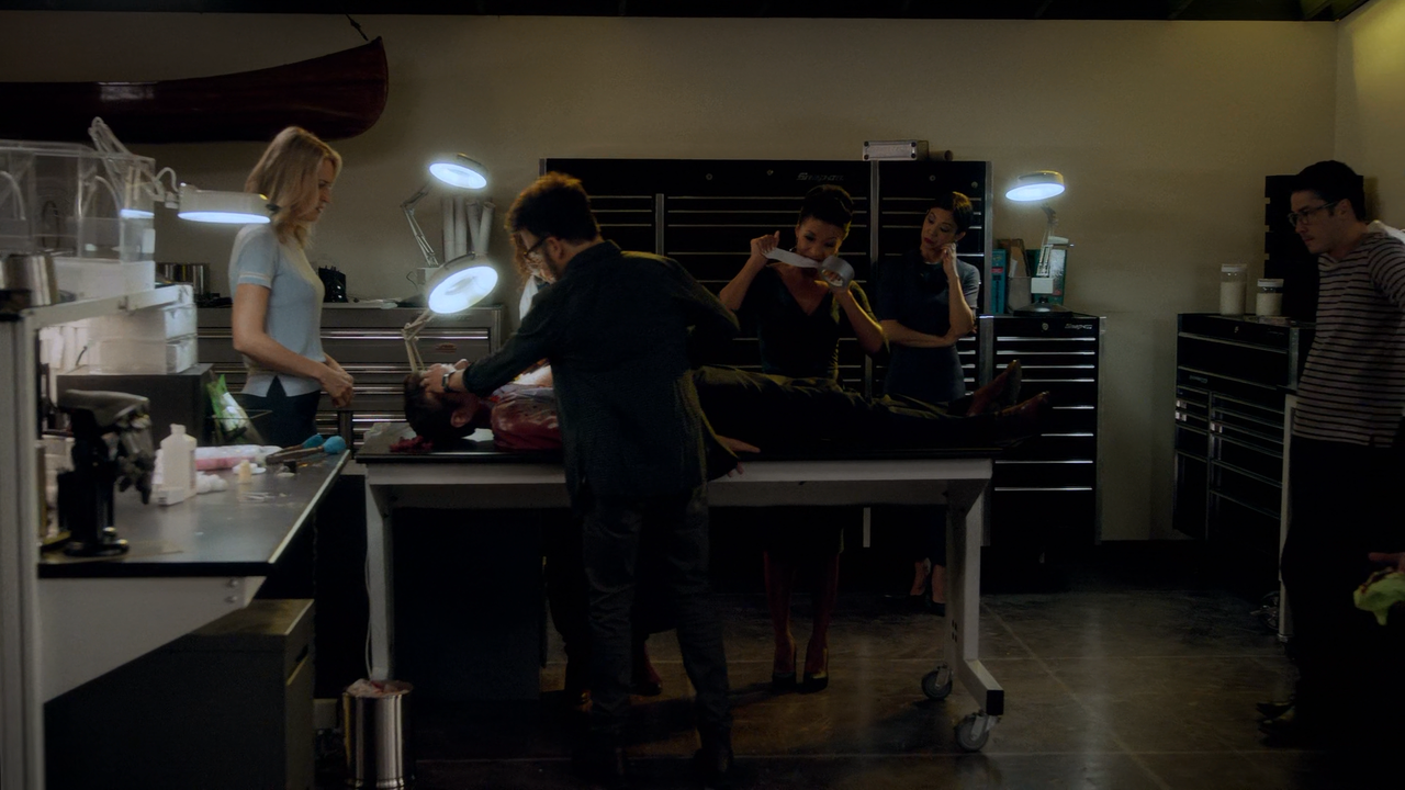 Marvel's Runaways S01E08 Tsunami AMZN WEBRip 1080p AAC5.1 x265.H