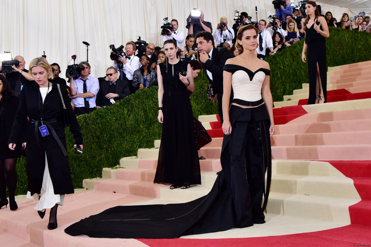 emmawatson-updates.com (260)