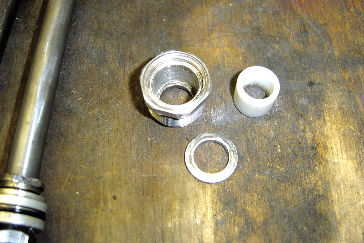 damper tube plug