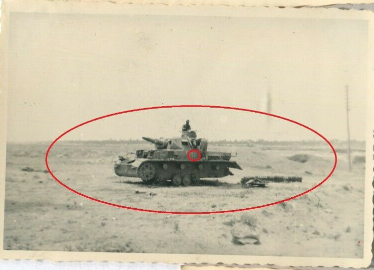 Deutsche Soldaten in der Wüste AFRIKAS TOBRUK Defekter Panzer