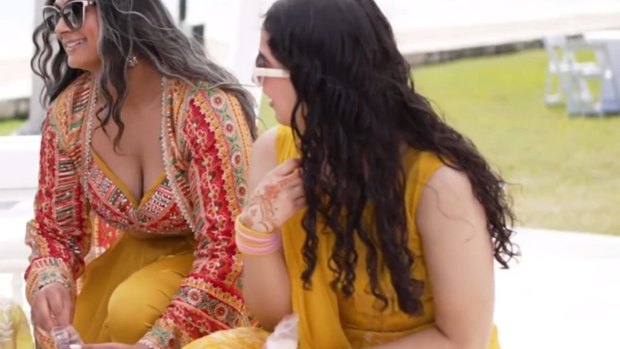 Hot Sexy desi Girls tits and cleavage in different costumes mp4 snapshot 00 18 614