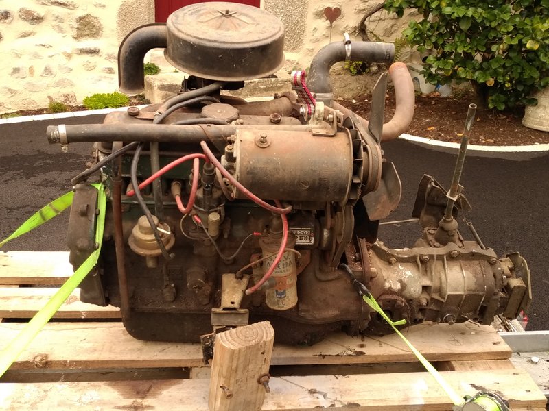moteur sur remorque