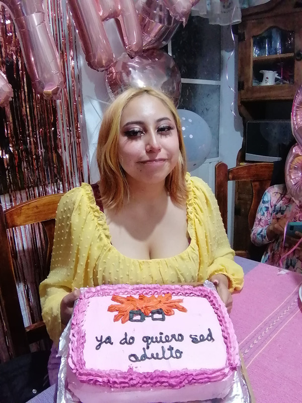 Nadie va a su fiesta de cumpleaños, Doli Pocket hasta tenía dos pasteles